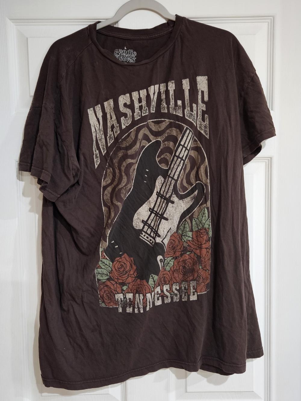 Goodie Two Sleeves Crew Neck T-Shirt Men's L Nashville Tennessee Graphic Print